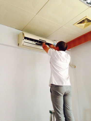 景利美的格力空调维修